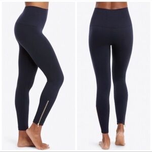 SPANX Look At Me Now Seamless Side Zip Legging in Navy Blue